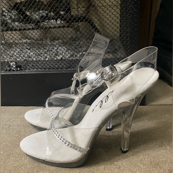 Ellie Shoes - Ellie NWT size 7 ELLIE M-JEWEL 5" Heel Clear Rhinestone Sandal, Clear $75 APR